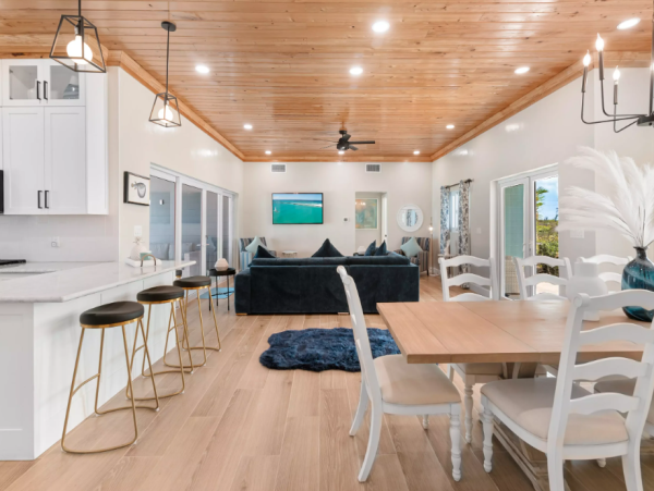 Luxury Oceanfront Villa in Exuma - Ideal for Families and Groups